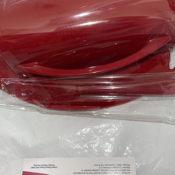 Butterie Convenient Flip-Top Lid Matching Spreader Included
Butter Dish - Picture 6 of 7